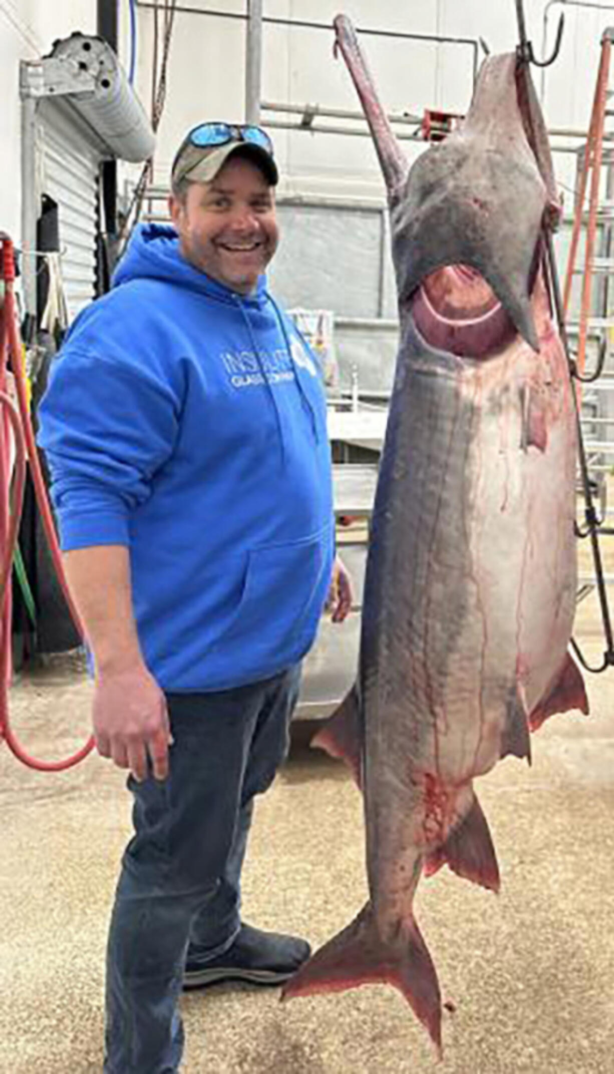 Fisherman nets 164-pound fish in Lake of Ozarks - The Columbian