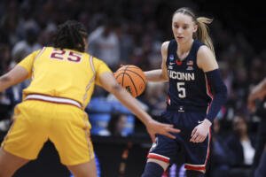 Paige Bueckers lifts UConn back to Final Four with 80-73 win over USC