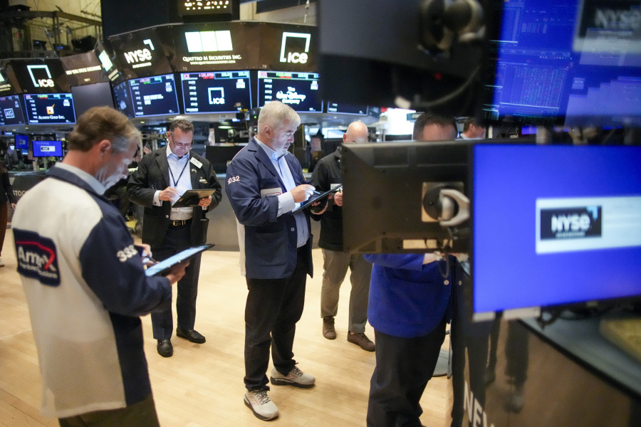 Investor Concerns Drive Stock Market Decline as Inflation, Economic Growth Slow